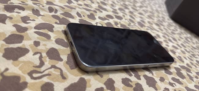 15 pro max back crack 256GB