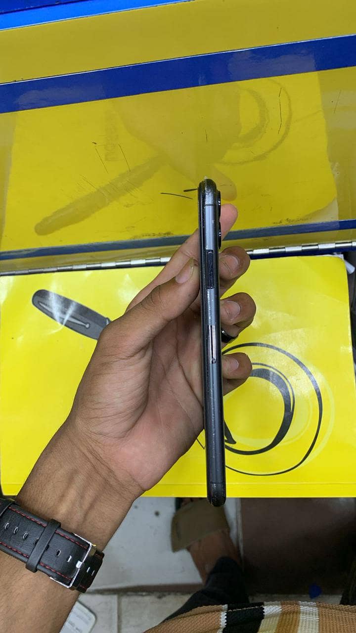 iphone 11 pro max 1