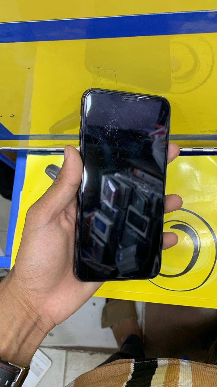 iphone 11 pro max 3