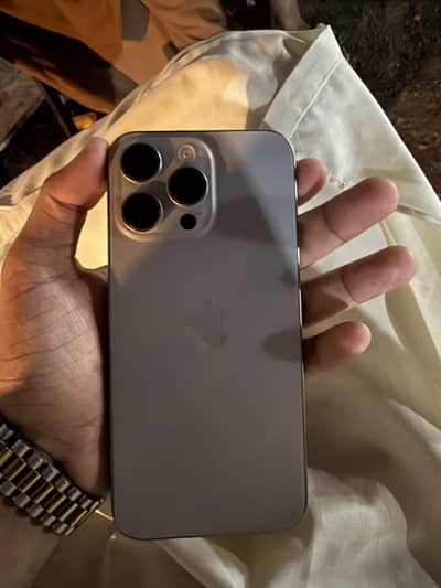 IPhone 15 Pro Max Natural Titanium