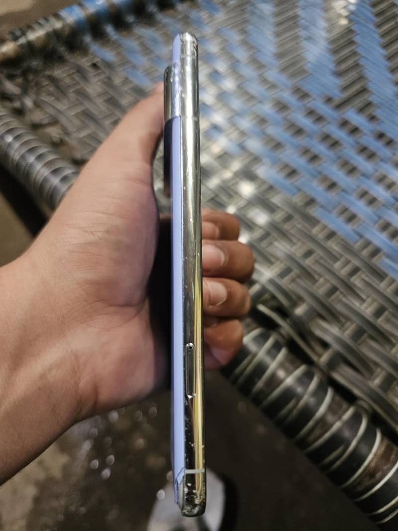 Google pixel 8 pro 4
