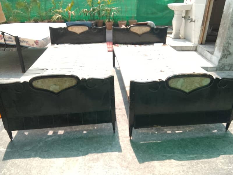 2 single bed available 1