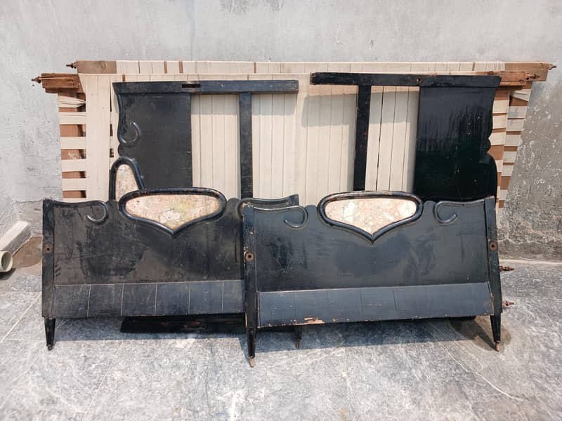2 single bed available 2