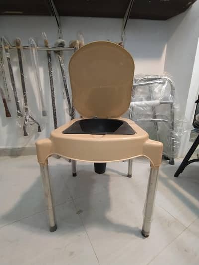 Commode Chair portable/ 03301026468 whatsapp