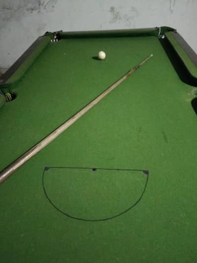 snoker table