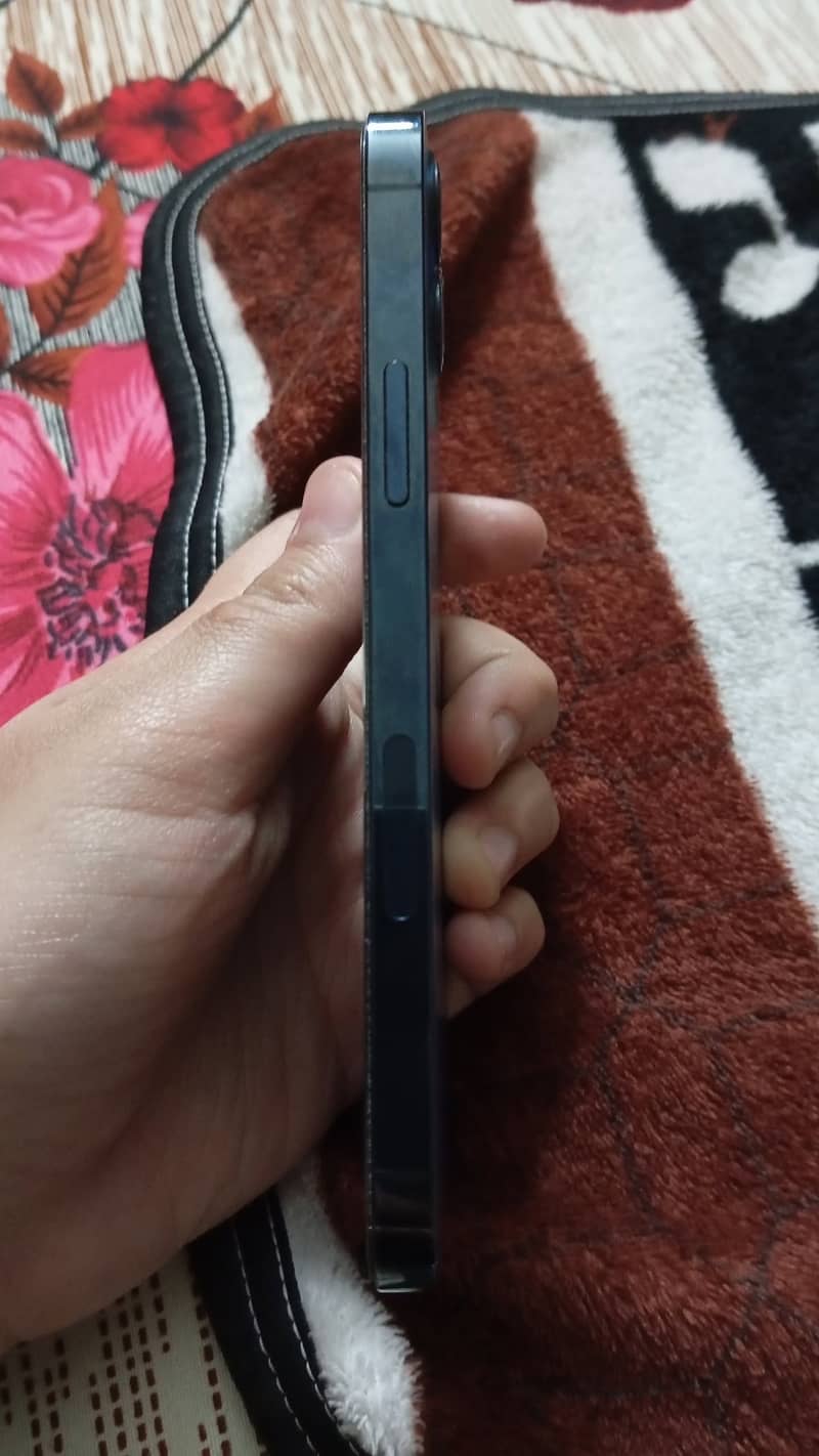 Iphone 12pro 5