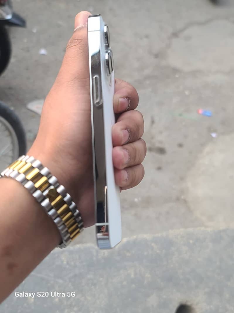 iPhone 13 pro 5