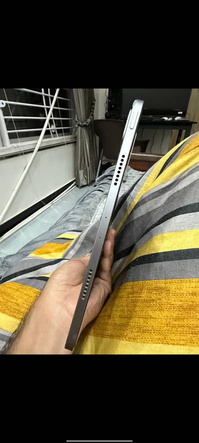 Apple ipad pro M2 chip 11 inch 4th generation 256 GB