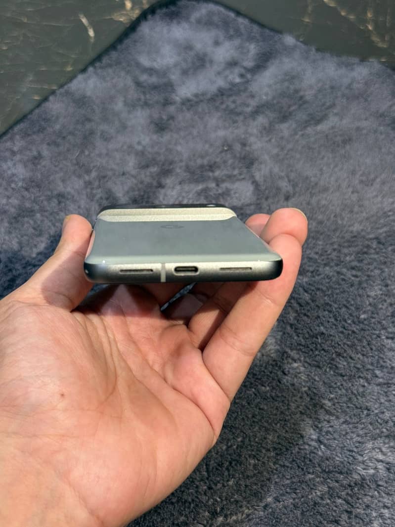 Google Pixel 8 5
