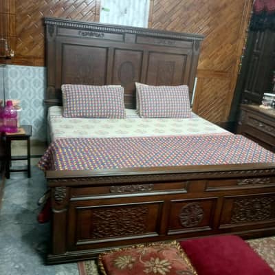 bed set without mattress just used 6 months