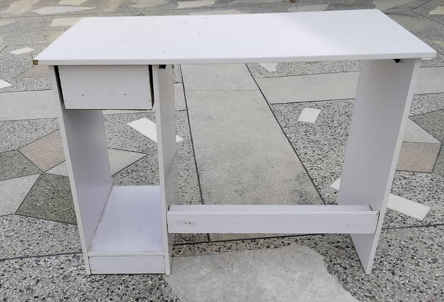 Computer table 3