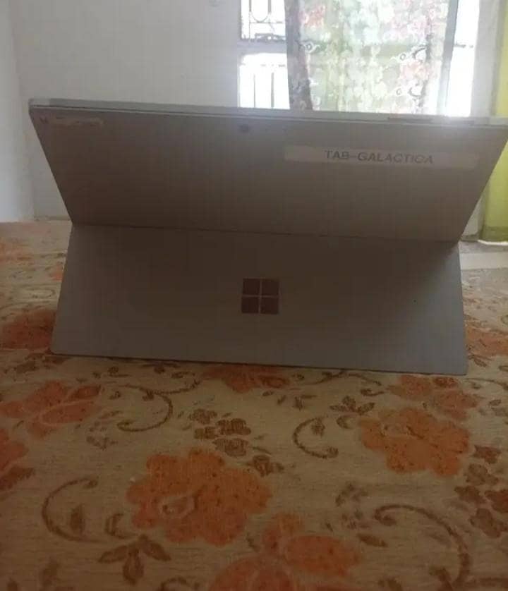 HP Surface laptop 1