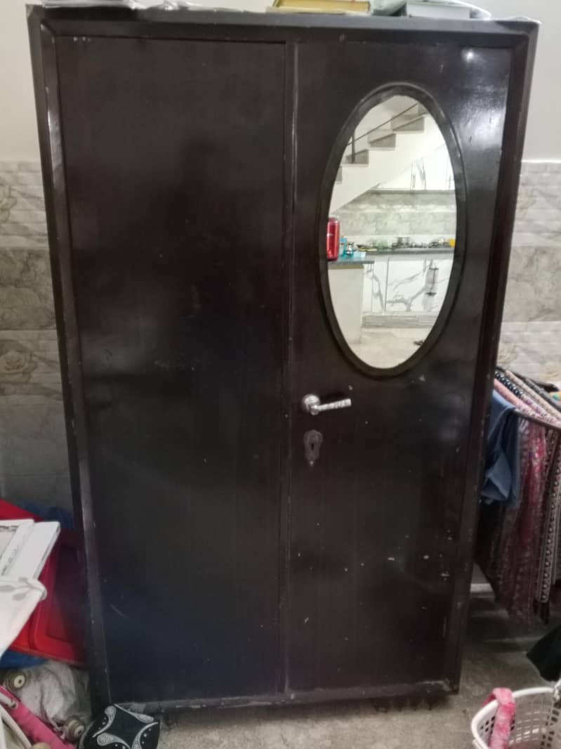 wardrobe 0
