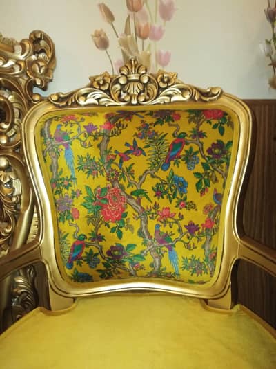 Chinioti Beautiful Chairs table