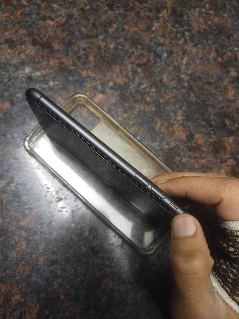 iPhone 11 2