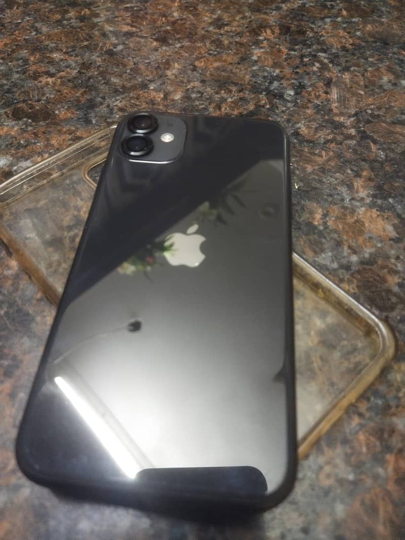 iPhone 11 3