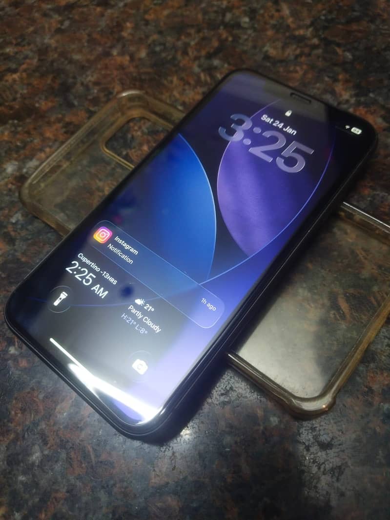 iPhone 11 4