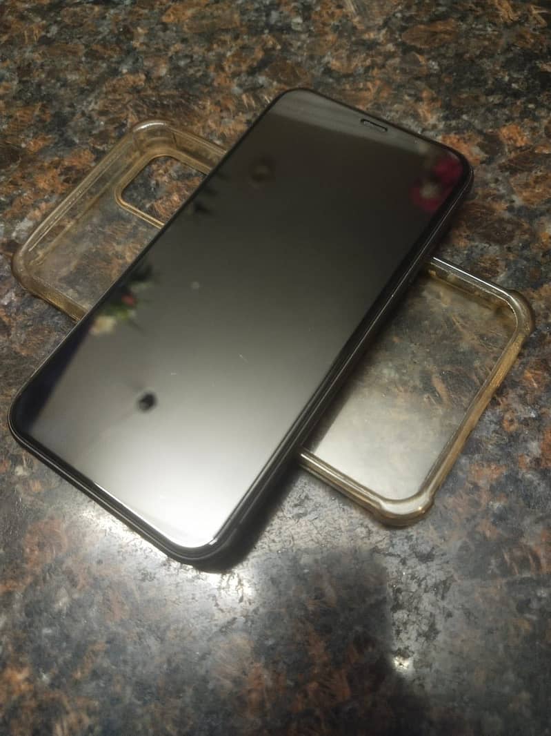 iPhone 11 6