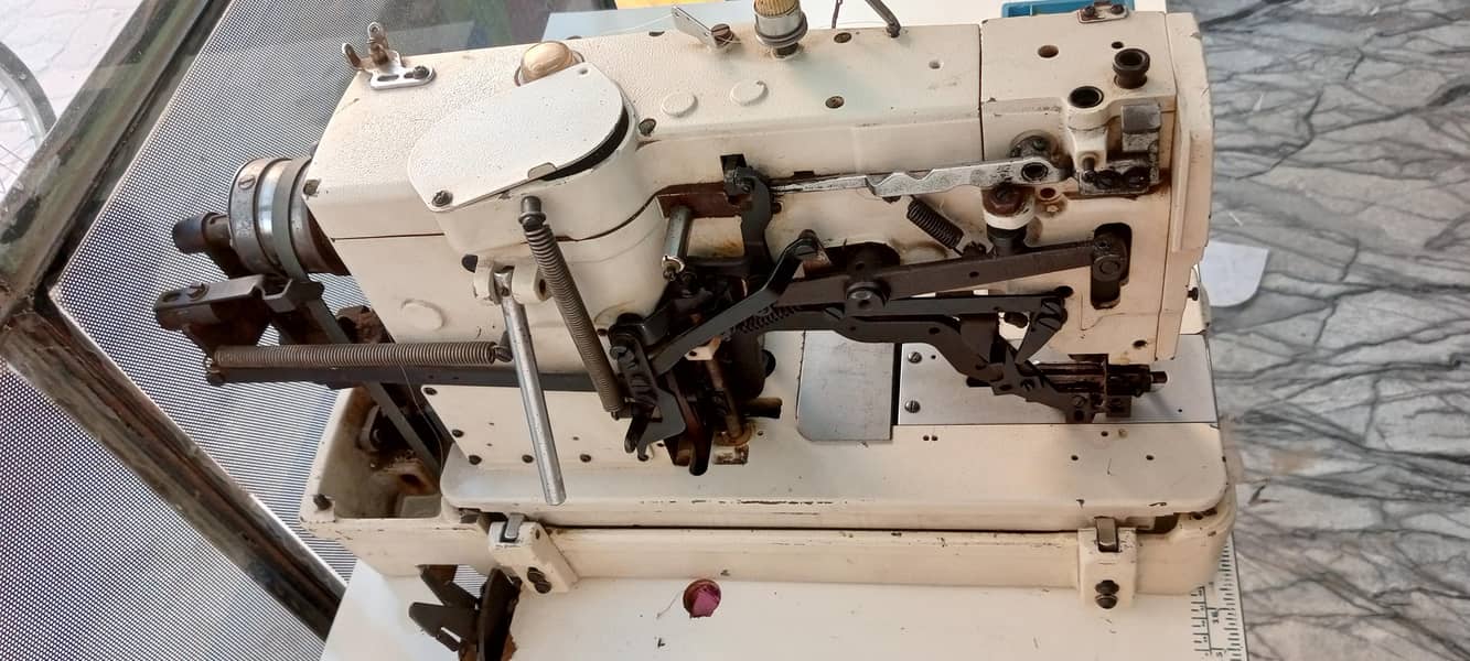 Kaaj machine (button Hole) Machine 1