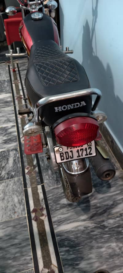 Honda CG125 Special Edition Gold | Model 2023/24| Urgent Sale Need Mon