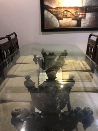 High-Quality Dining Table - Excellent Condition