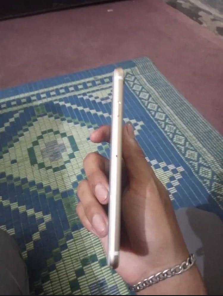 iPhone 6s 4