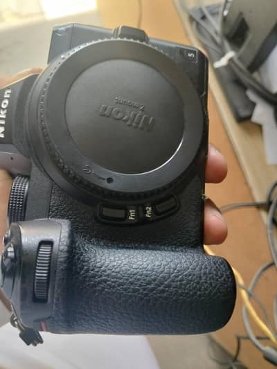Nikon z5