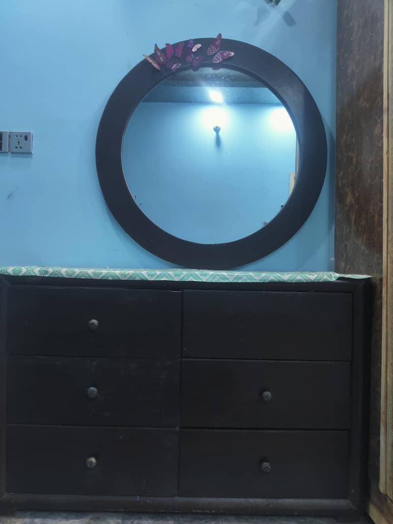 Dressing , mirror, 2 side tables 1