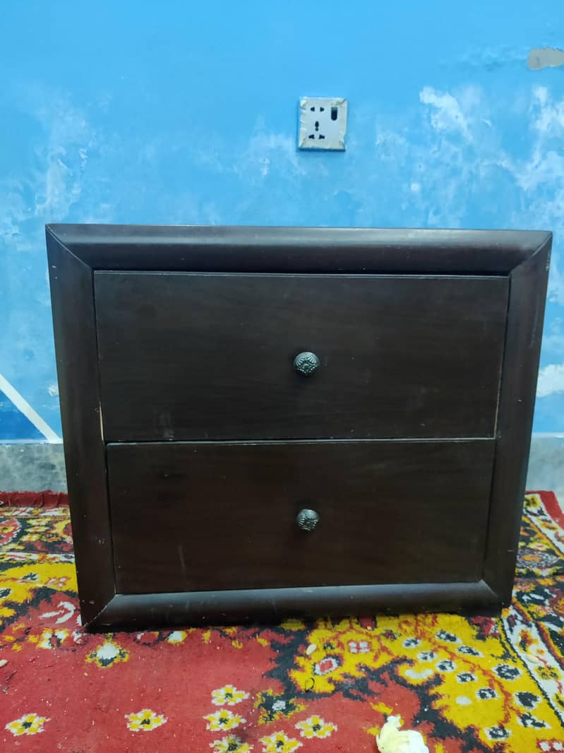 Dressing , mirror, 2 side tables 2