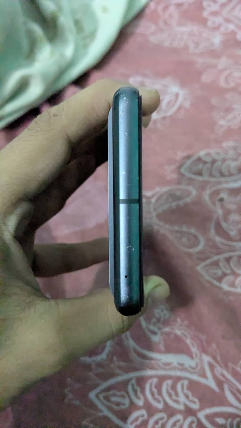 Google pixel 7    8/128 8