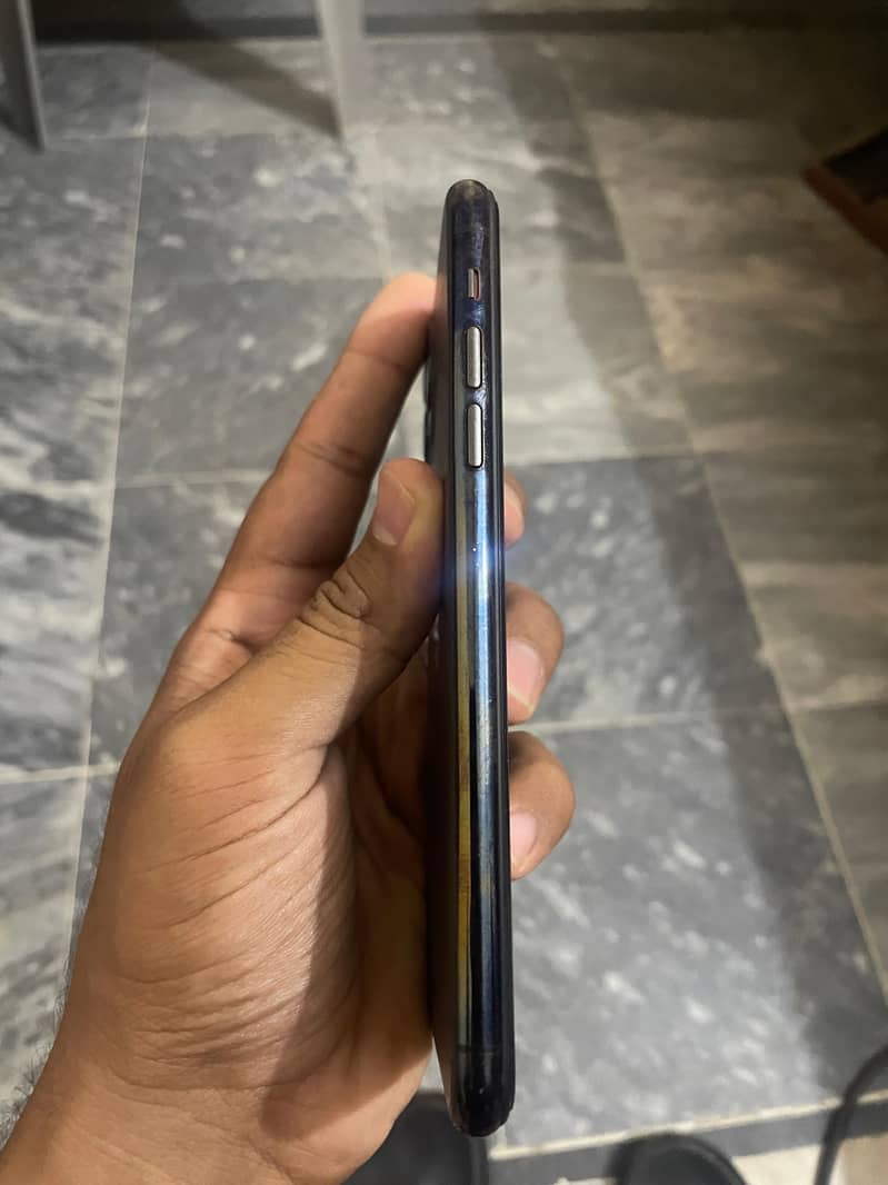 iPhone 11 Pro Max 0