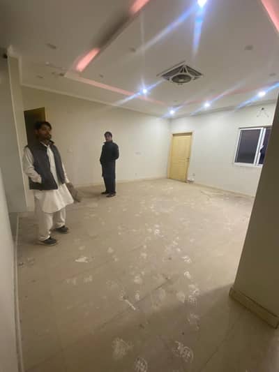 Commercial floor for rent near Emporium mall