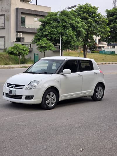 Suzuki Swift 1.3 GLX 2015 ( Manual )