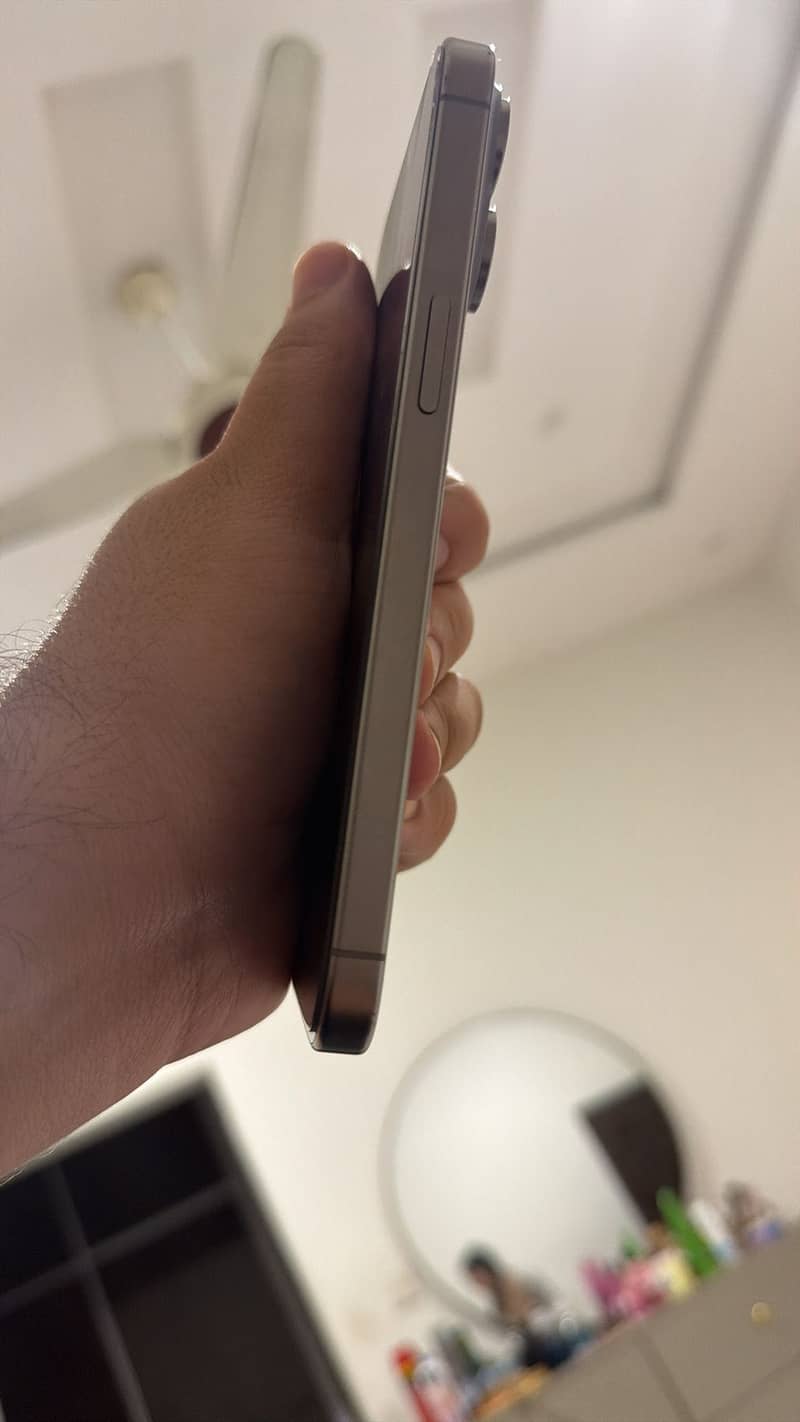 15 pro max 256 non pta e-sim active. 4