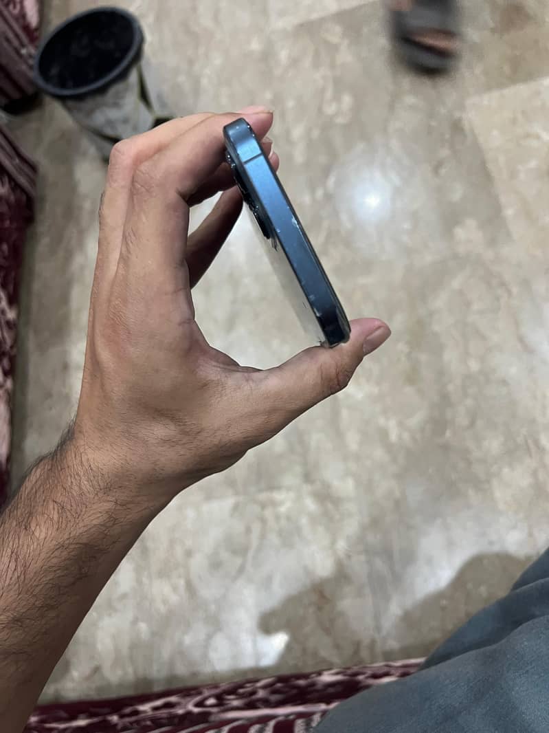 iphone 12 Pro Max 3