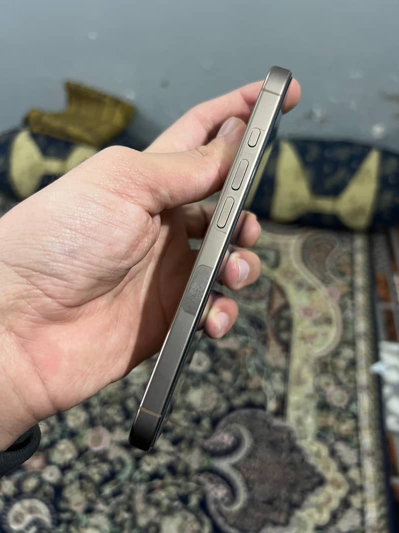 iphone 16 pro 1