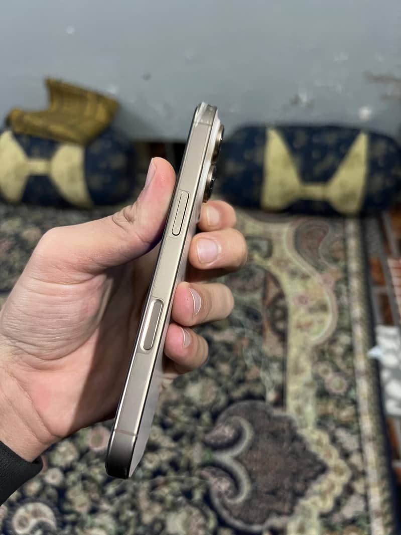 iphone 16 pro 2