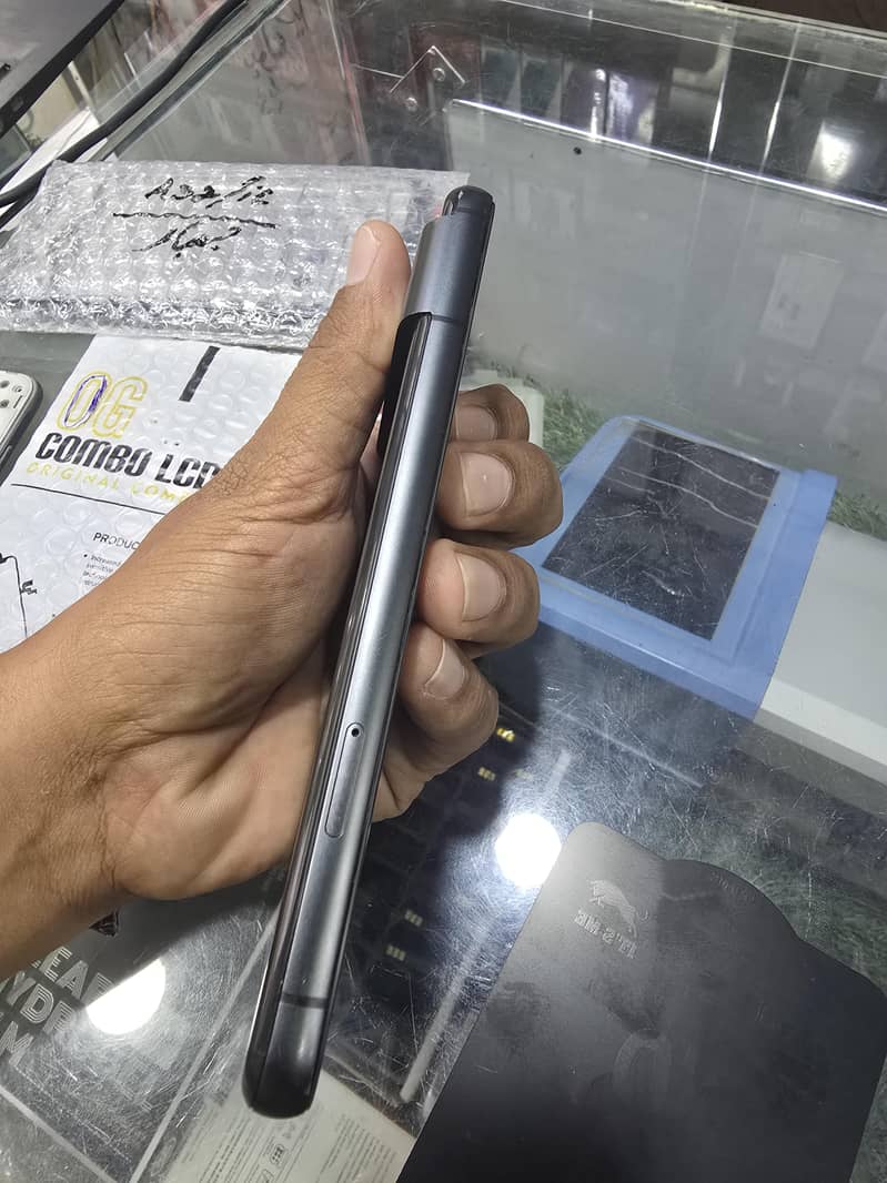 google pixel 8 4