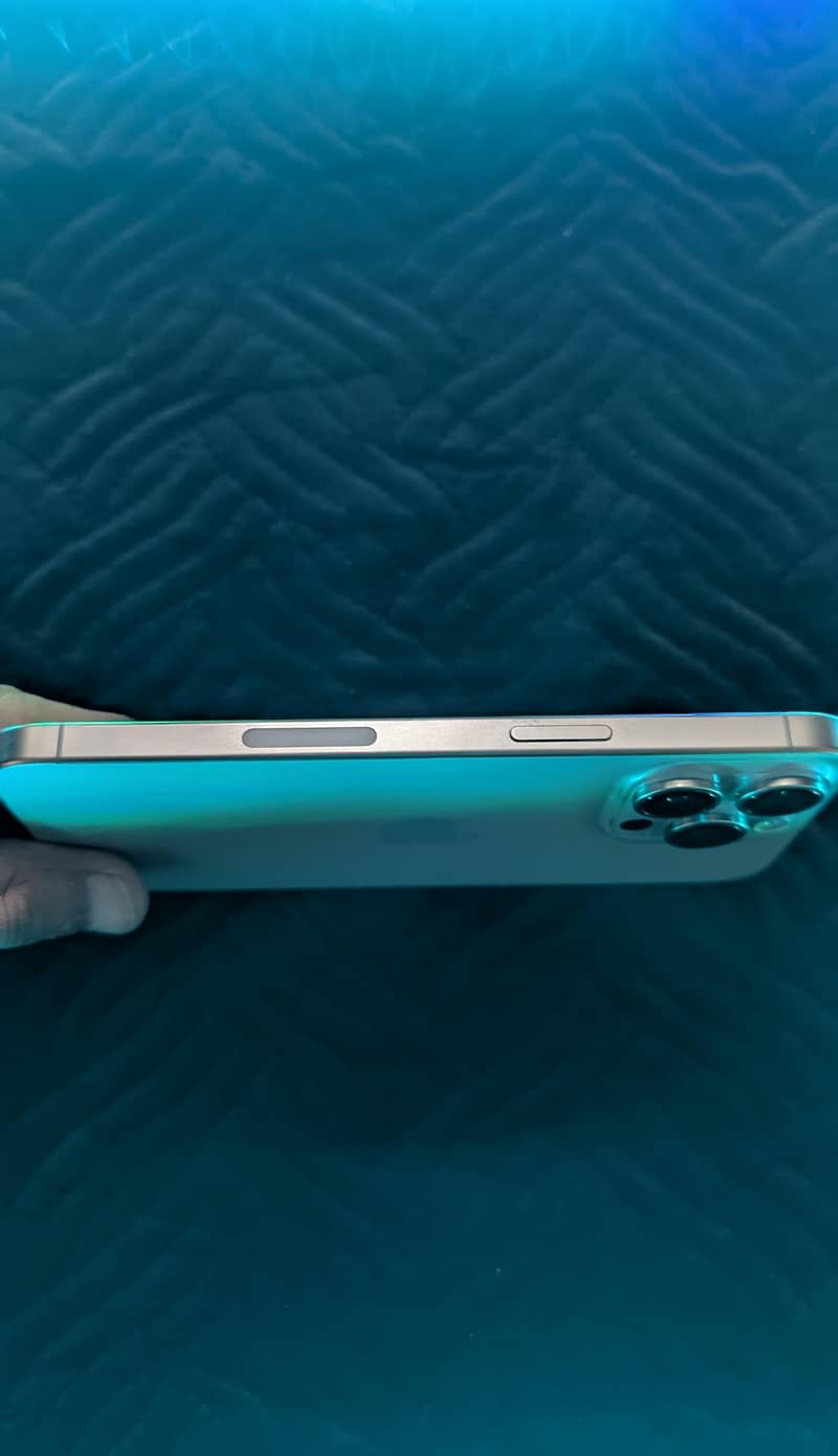 Iphone 15 pro max 3