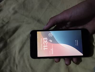 iPhone 8.    Exchange yes