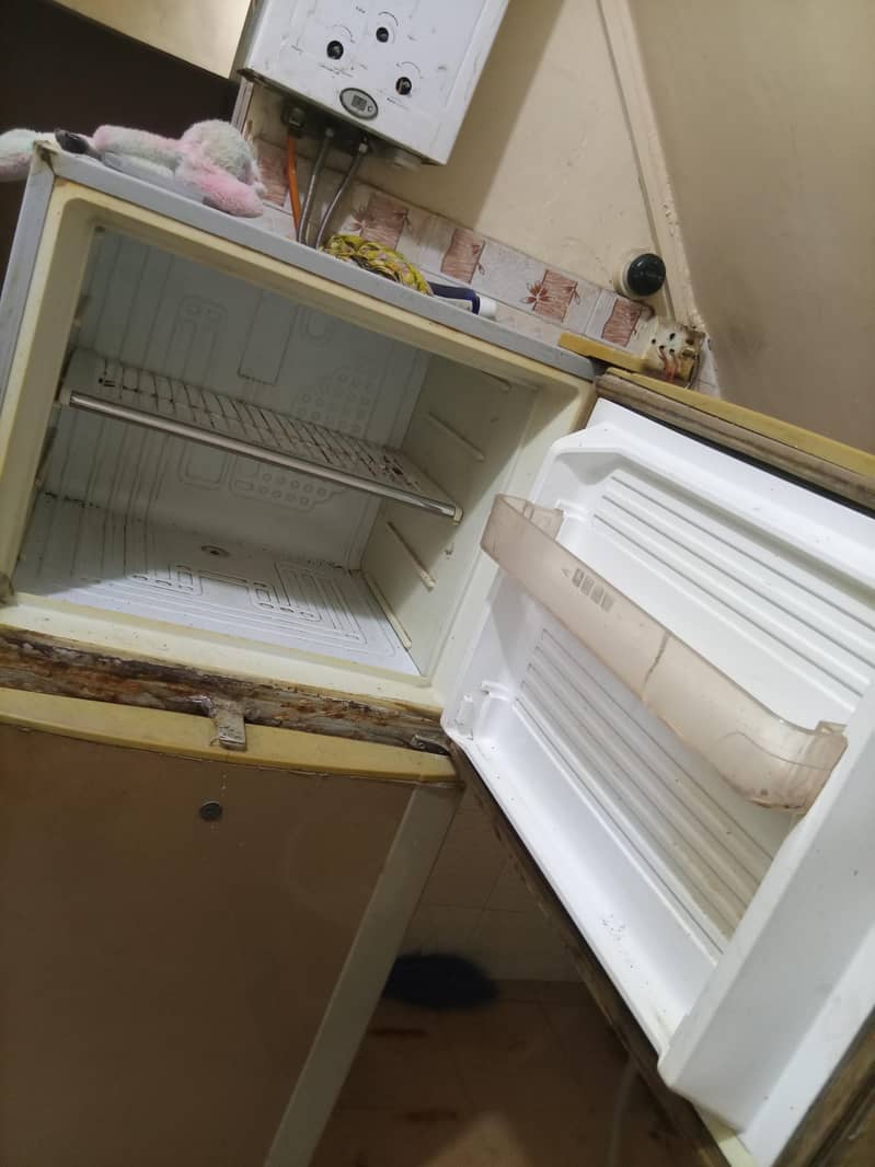 Dawlance fridge 6