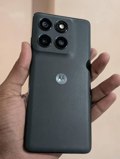 Moto adge 2025