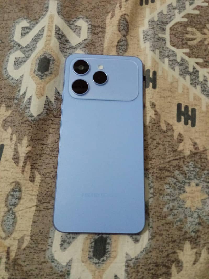 Model Tecno Spark 40 4