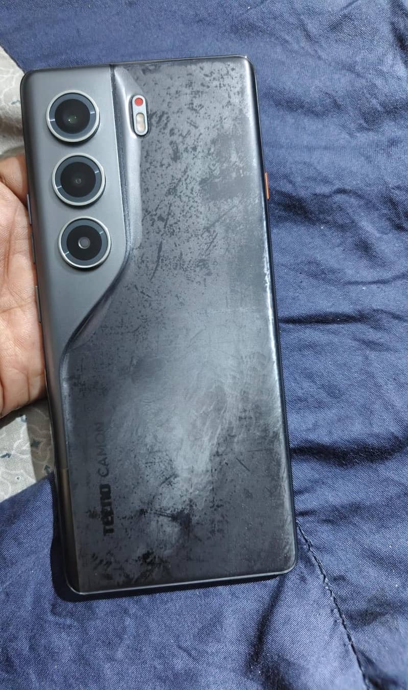 Tecno camon 40 pro 3