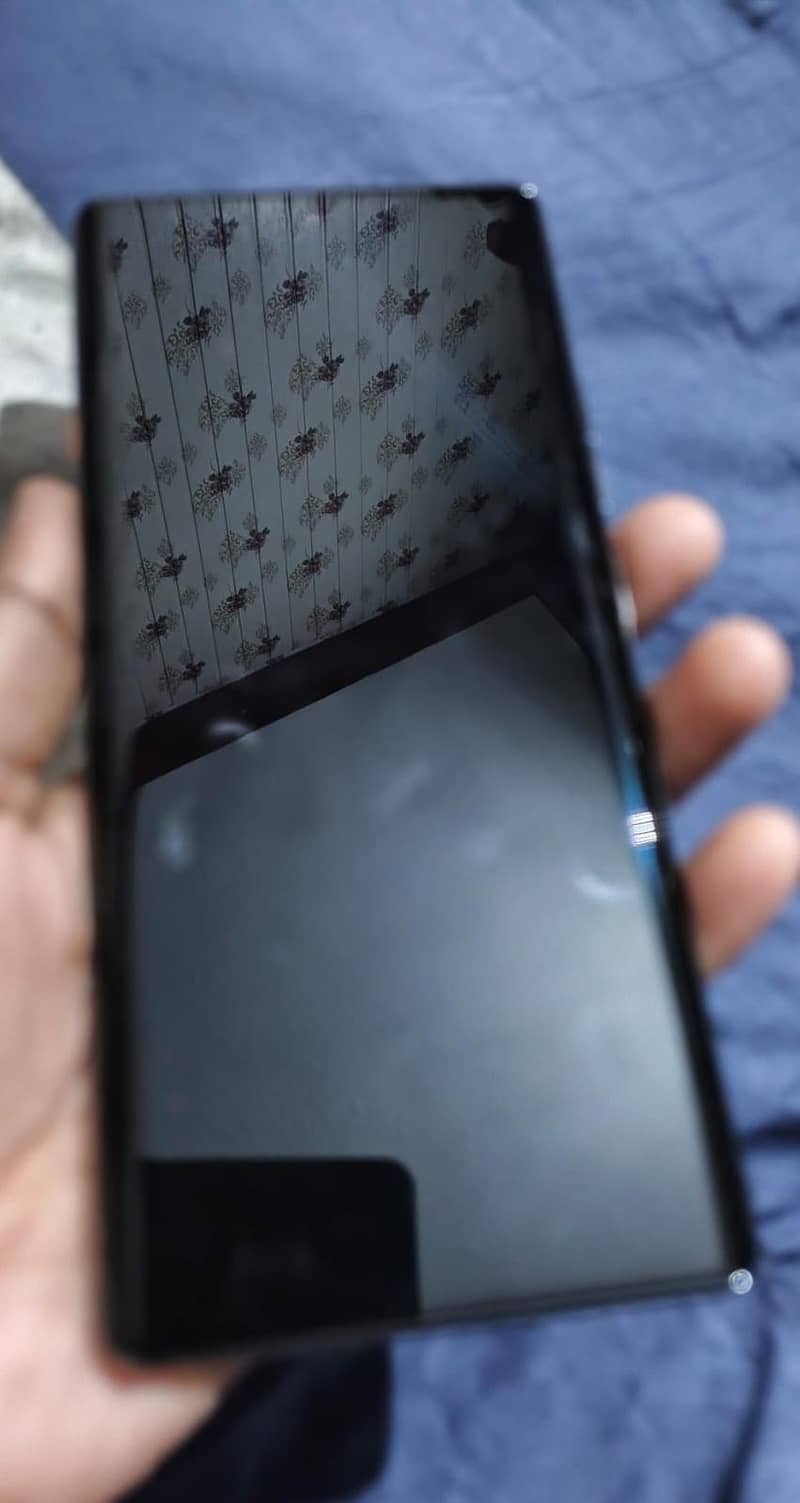 Tecno camon 40 pro 4