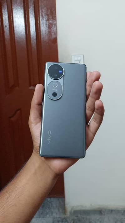 vivo v 40 12/256