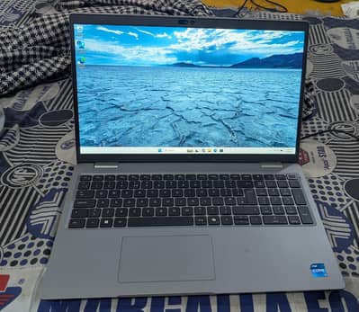 Dell latitude 5550 | 16 GB DDR5 RAM| 256 GB SSD| Core i5 13 Gen
