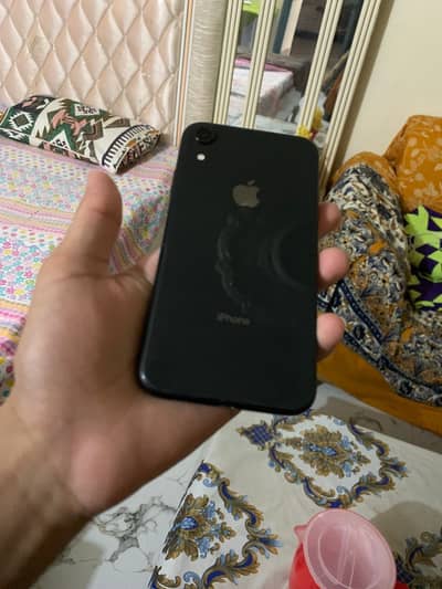 iPhone XR 10/10 condition one and use