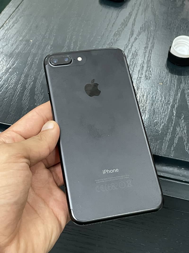 Apple iPhone 7 Plus 1