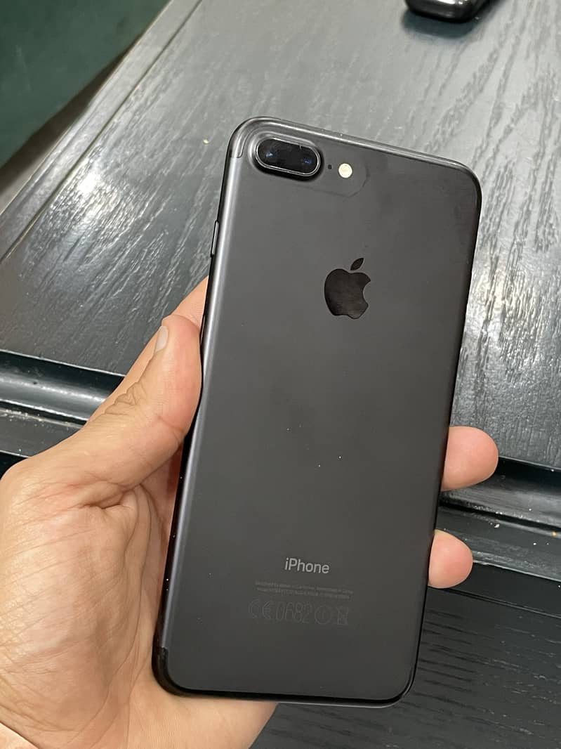 Apple iPhone 7 Plus 2